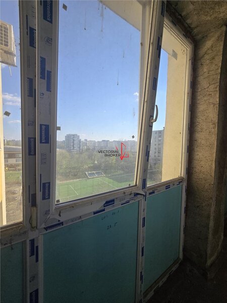 Colentina, McDonalds, apartament et. 6/8, bloc din 78, anvelopat