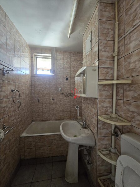 Colentina, McDonalds, apartament et. 6/8, bloc din 78, anvelopat